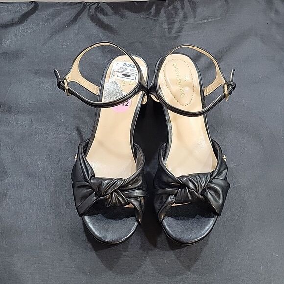 BRAND NEW BANDOLINO BLOCK HEEL ADJUSTABLE BUCKLE ANKLE STRAP SANDAL - Picture 2 of 14